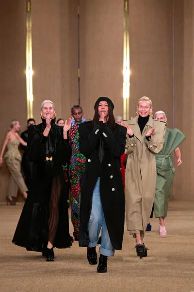 Look 57